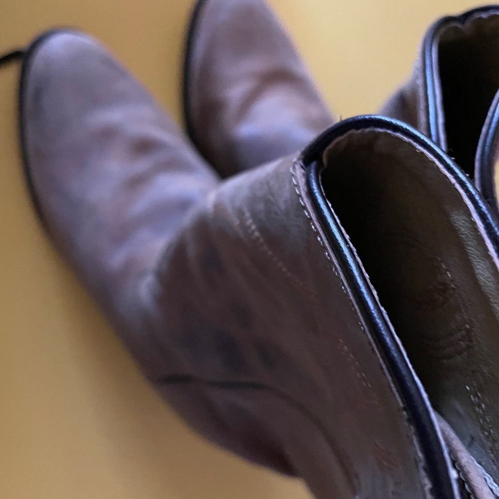 Boys leather boots